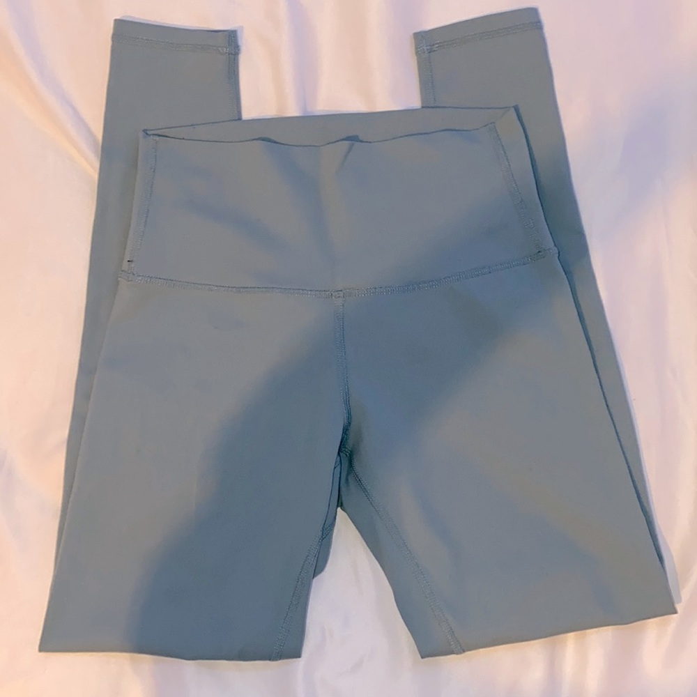 - COPY: LULULEMON LEGGINGS
